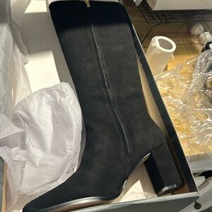 NEVER WORN ANN TAYLOR SUEDE BLOCK HEEL SQUARE TOE BOOTS